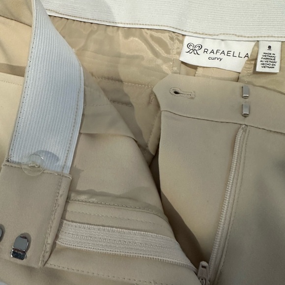 Rafaella comfort fit curvy size 8 dress pant crop. Color beige. - Picture 3 of 4